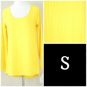 LuLaRoe Tops - LuLaRoe S Lynnae - NWT LuLaRoe Tops - LuLaRoe S Lynnae - NWT